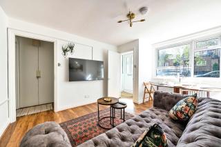 Riverside 1 Bed Flat with Parking at Kingston - 2