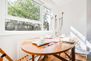 Riverside 1 Bed Flat with Parking at Kingston - 7