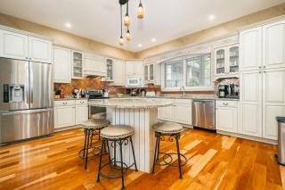 Blue Haven- 5 bedroom Lakefront home - 3