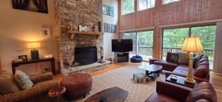 Four Seasons 4 bdrm Hot Tub & Pool Table by Ski Lift - 3