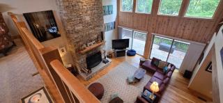 Four Seasons 4 bdrm Hot Tub & Pool Table by Ski Lift - 1