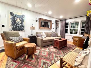 Stay Foxy Cottage, Mirror Lake Highlands, NC - Highlands - 7