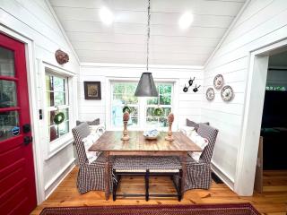 Stay Foxy Cottage, Mirror Lake Highlands, NC - 3