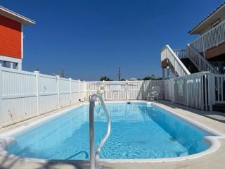 Island Charm-Across From Beach-Private Pool - 9