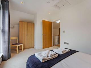 4 Bed in East Cowes 94556 - 2