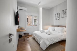 Luxurious & Stylish 2BR Apartment 2 min from Metro, Piraeus Center - 6