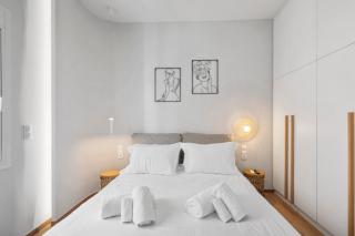 Luxurious & Stylish 2BR Apartment 2 min from Metro, Piraeus Center - 3