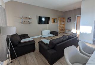Bright City Centre Apartment, 2nd Floor, Sleeps 6 - 8