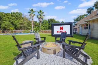Endless Summer Retreat with Private Pool near Beach - 9
