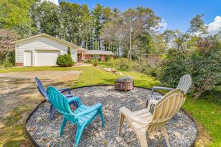 Hike and Leaf Peep! Peaceful Home in Laurel Springs - 0