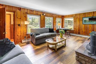 Hike and Leaf Peep! Peaceful Home in Laurel Springs - 5
