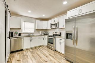 1 Mi to Busch Gardens Modern Home with Private Yard - 9