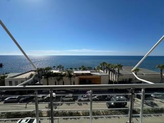 Blue Lobster Full Sea View - 6