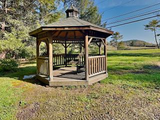 Lazy Bear Cabin - 4