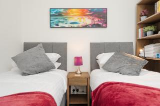 Franks house, 3 Bedroom in Liverpool - sleeps 5, Newly refurbished - long stays welcome, free parking - 6