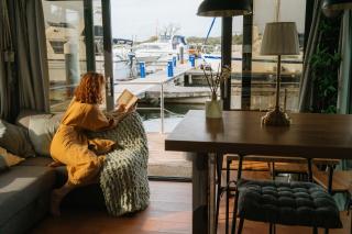 La Petite Foret Houseboat on the Isle of Wight - 3