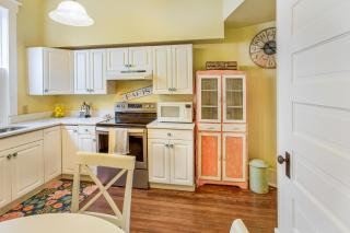 Oglethorpe Square Retreat by Lucky Savannah - 2