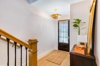 East River Manor by Lucky Savannah - 7