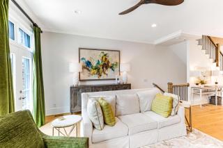 East River Manor by Lucky Savannah - 1