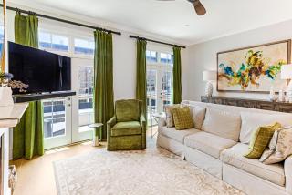 East River Manor by Lucky Savannah - 2