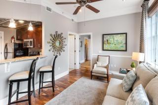 Suites at Bay 2B - Samuel Courtney Suite by Lucky Savannah - 4