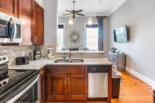 Suites at Bay 3B - Alvin N. Miller Suite by Lucky Savannah - 1