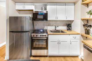 Lynwood Collection on Forsyth 11B by Lucky Savannah - 4