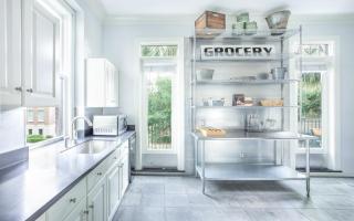 Southern Market by Lucky Savannah - 2