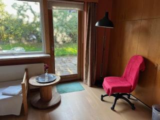 Quiet villa apartment close to everything - 9