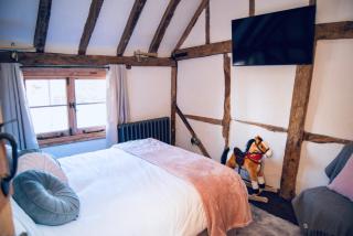 Ye Olde Cottage - Crawley - 1