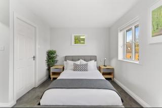 Charming House in Wakefield - Sleeps 6 - 9