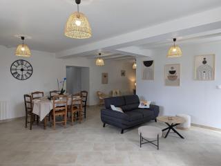 Gîte charentais rénové au calme avec parking et jardin privatif - FR-1-653-281 - 7