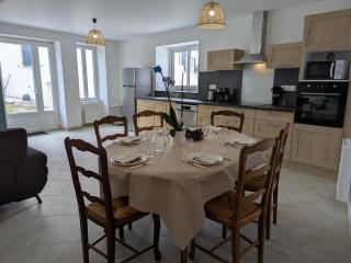 Gîte charentais rénové au calme avec parking et jardin privatif - FR-1-653-281 - 4