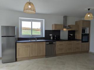 Maison charentaise rénovée avec jardin privatif et parking - FR-1-653-281 - 2