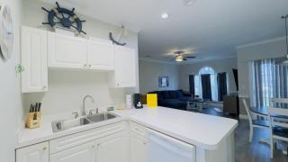 Bright 1BR Escape Near Beach Golf - 3
