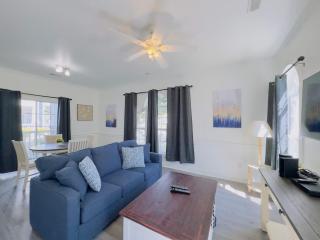 Cozy 1BR Condo 5 Min to Beach First-Floor - 8