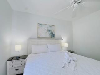 Cozy 1BR Condo 5 Min to Beach First-Floor - 5