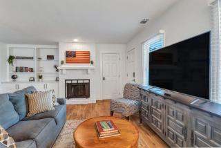 Crawford Square Garden Apartment by Lucky Savannah - 2