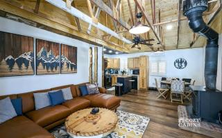 Yvonnies-Super Cool Convenient Comfy & Renovated Cabin - 0