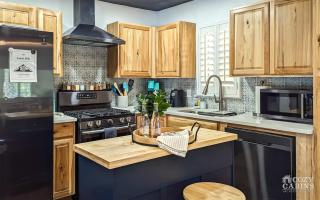 Yvonnies-Super Cool Convenient Comfy & Renovated Cabin - 6