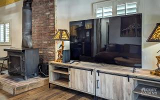 Yvonnies-Super Cool Convenient Comfy & Renovated Cabin - 3