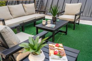 Sleek A-Frame Cabin | Rooftop Sun Deck & Hot Tub - 7