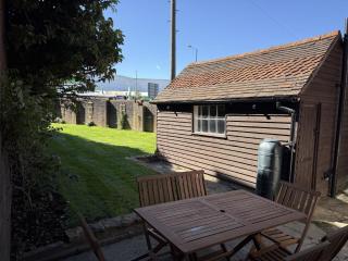 Ye Olde Cottage - 1