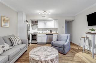 Lynwood Collection on Forsyth 8B by Lucky Savannah - 7