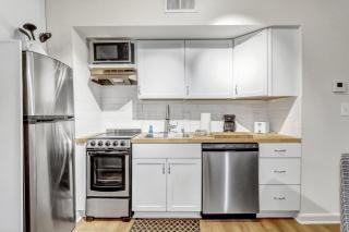 Lynwood Collection on Forsyth 8B by Lucky Savannah - 1