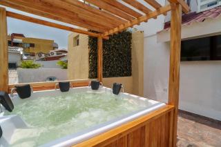 7 Bedroom Gorgeous Vacation Villa - Close to Walled City - 3