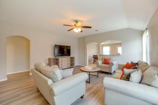 Quiet Suburban Home with Private Yard in Seagoville! - 7