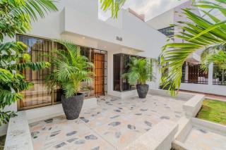 5 Bedroom Cartagena Villa - Close to Walled City - 3