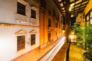 7BR Walled City Diamond Villa - Rooftop Heated Jacuzzi - 2