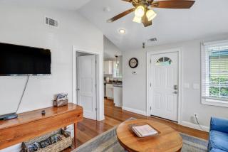 Pineapple Cottage by Lucky Savannah - 4